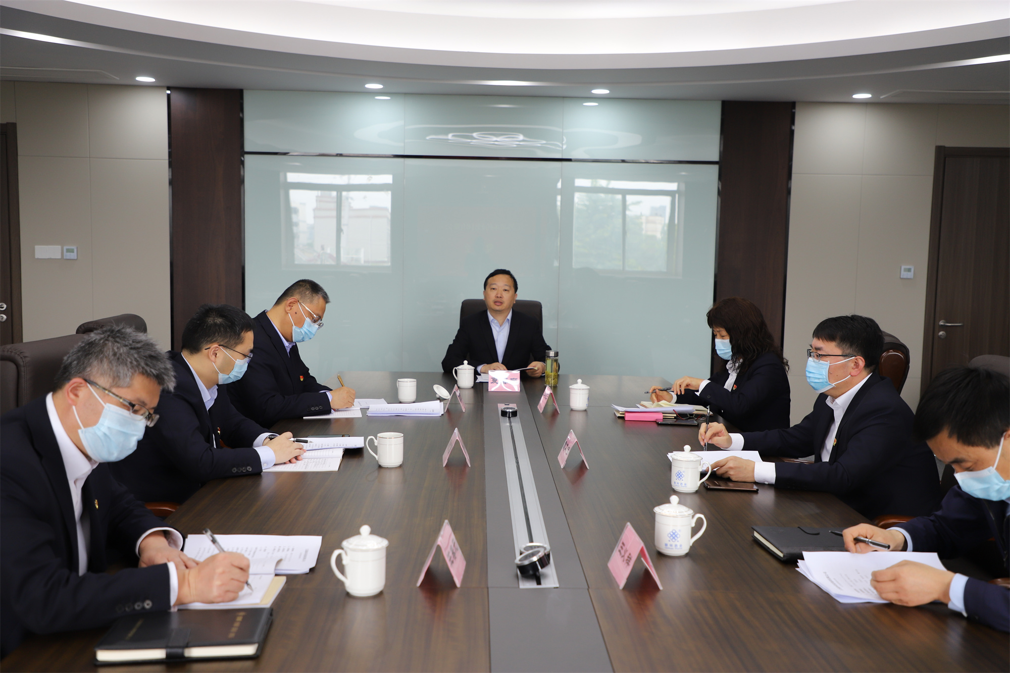 澳亚国际集团党委理论中心组开展党风廉政建设学习会